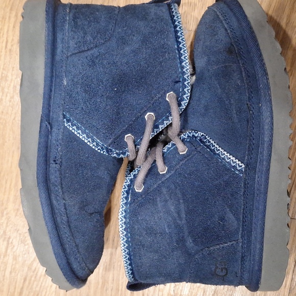 Kids Ugg Boots - Picture 4 of 4